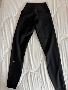 ALO Yoga Black Airlift 7/8 Leggings XS